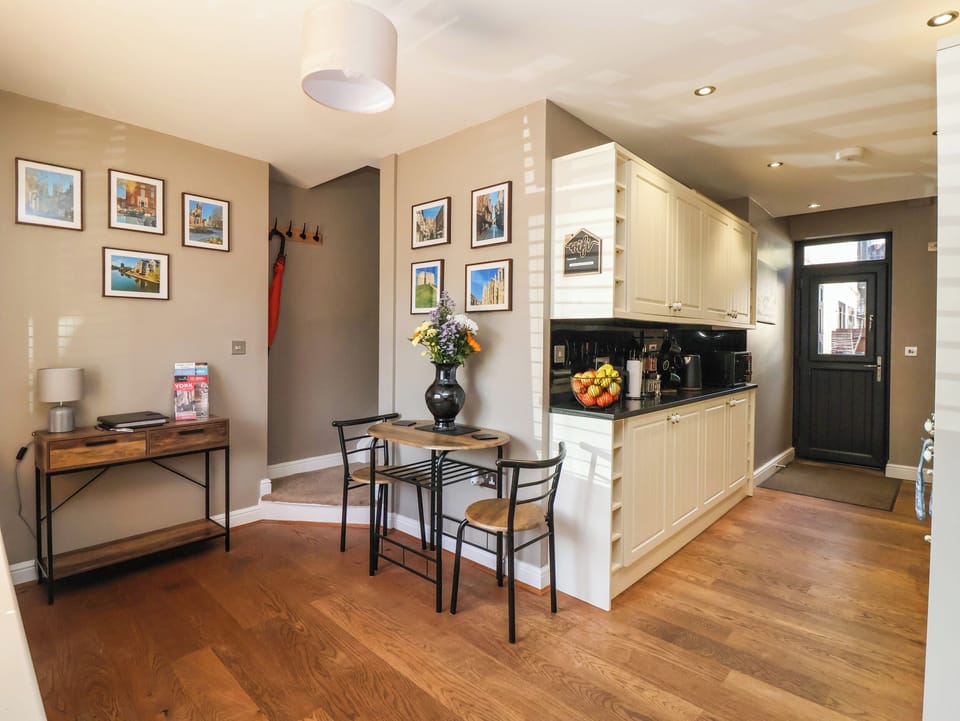 Cottage | Interior