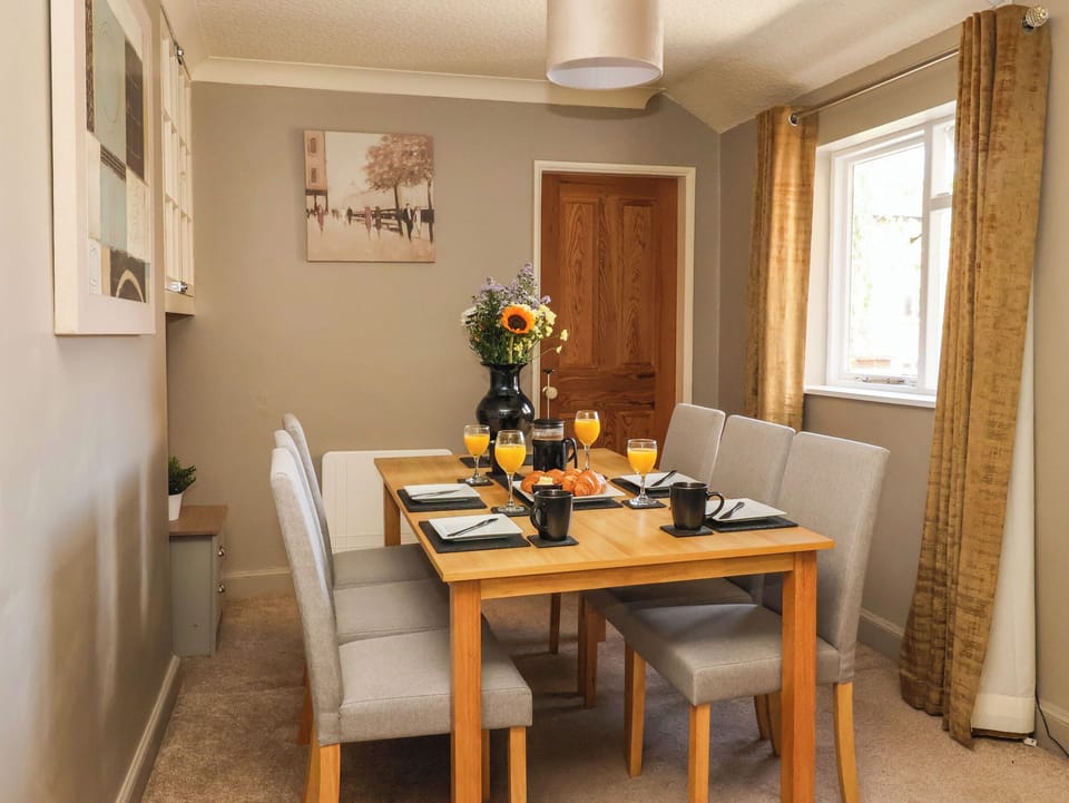Cottage | Interior