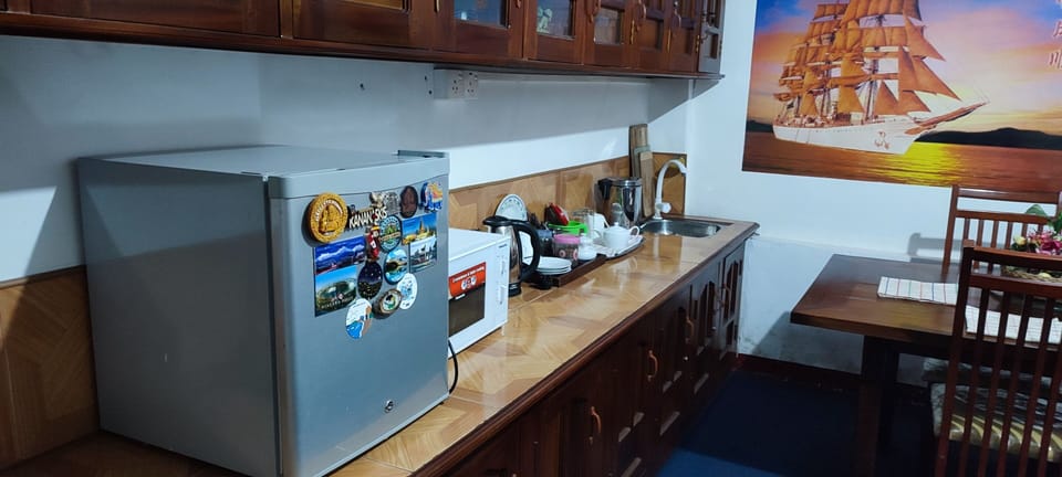 Shared fridge, microwave, toaster, blender