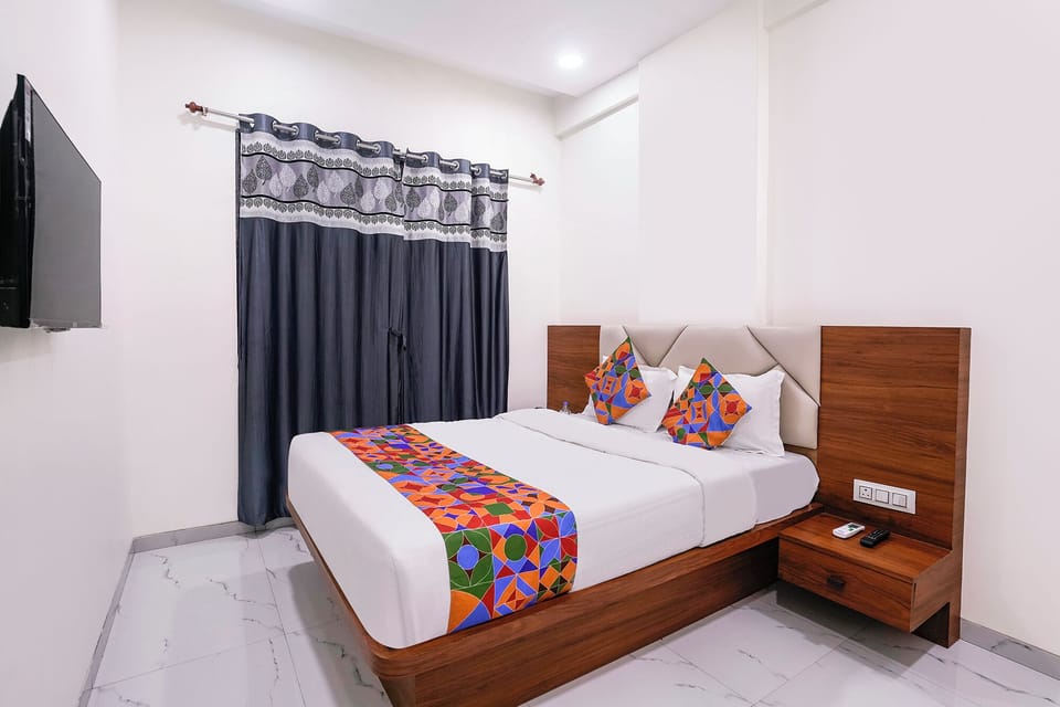 Deluxe Room | Egyptian cotton sheets, premium bedding, in-room safe, free WiFi