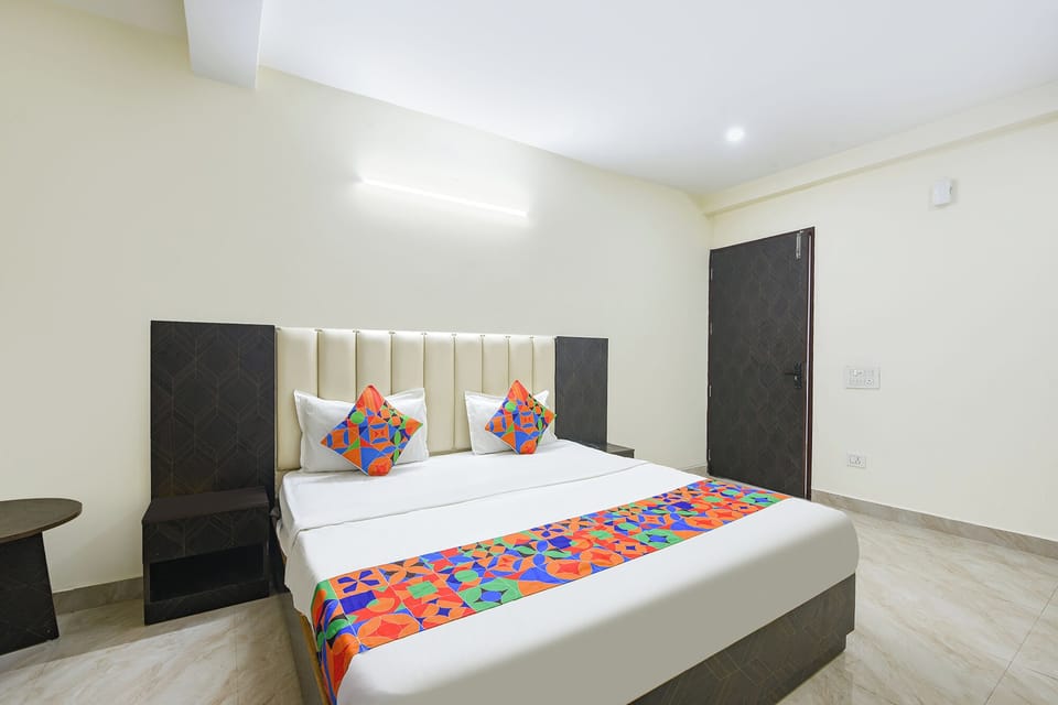 Deluxe Room | Egyptian cotton sheets, premium bedding, in-room safe, free WiFi