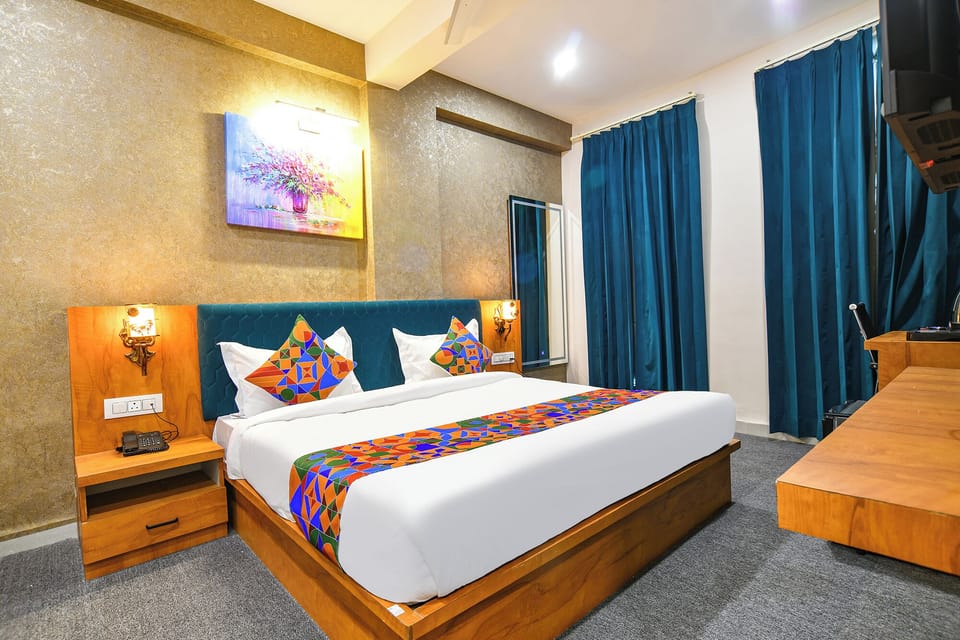 Executive Room | Egyptian cotton sheets, premium bedding, in-room safe, desk