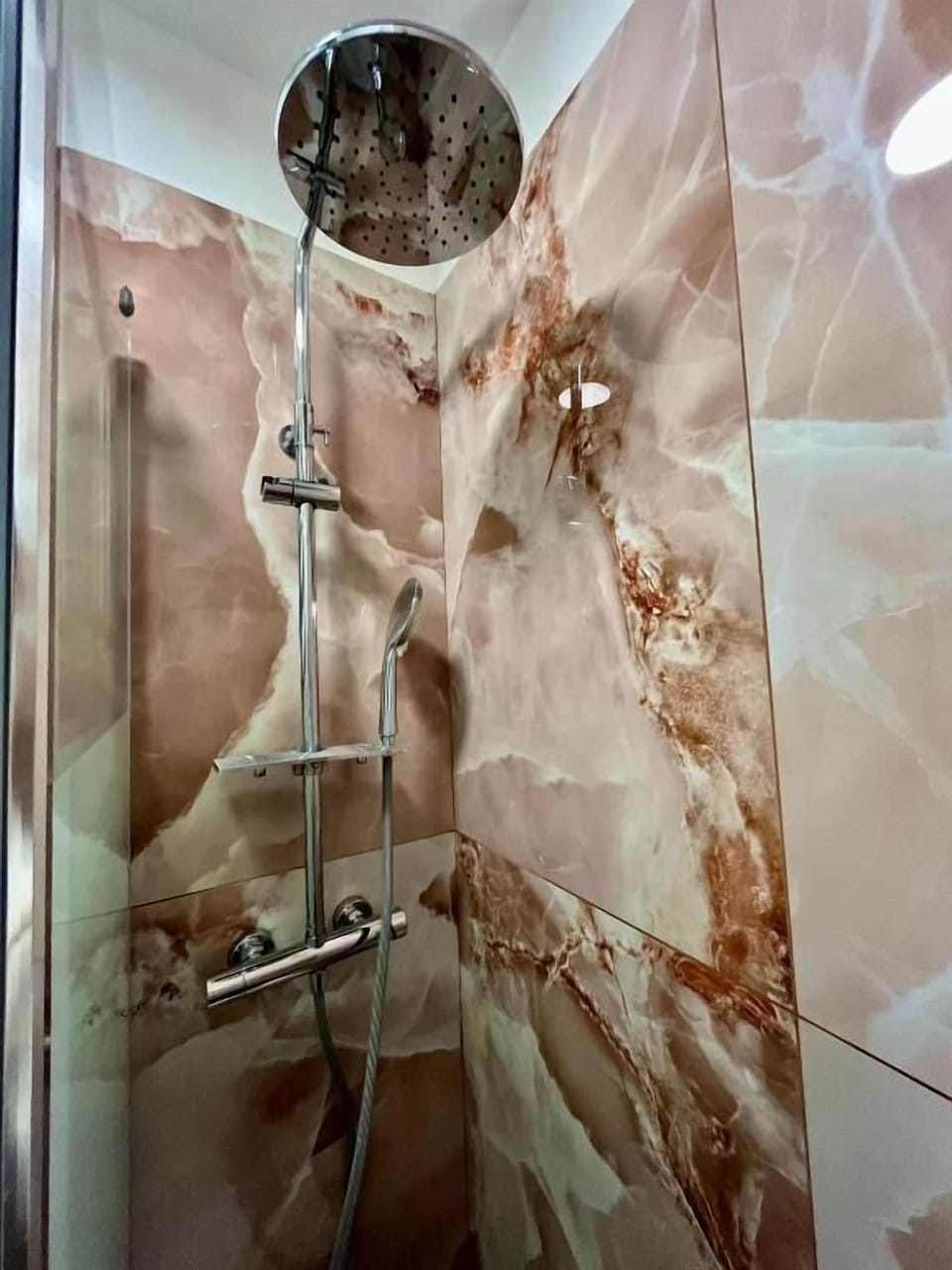 Deluxe Double Room | Bathroom