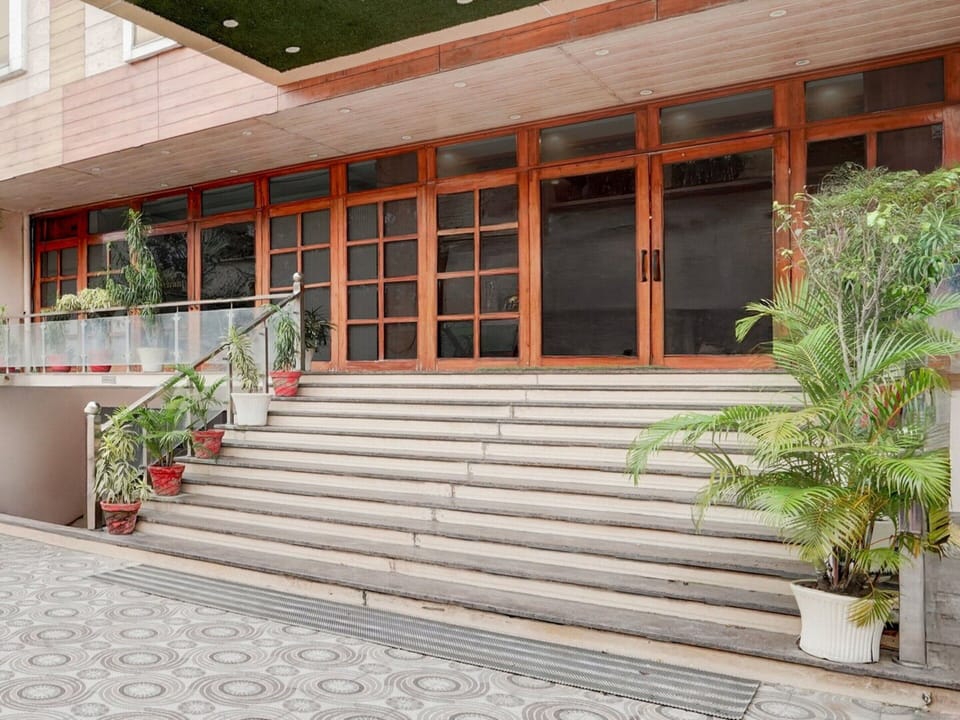 House | Reception