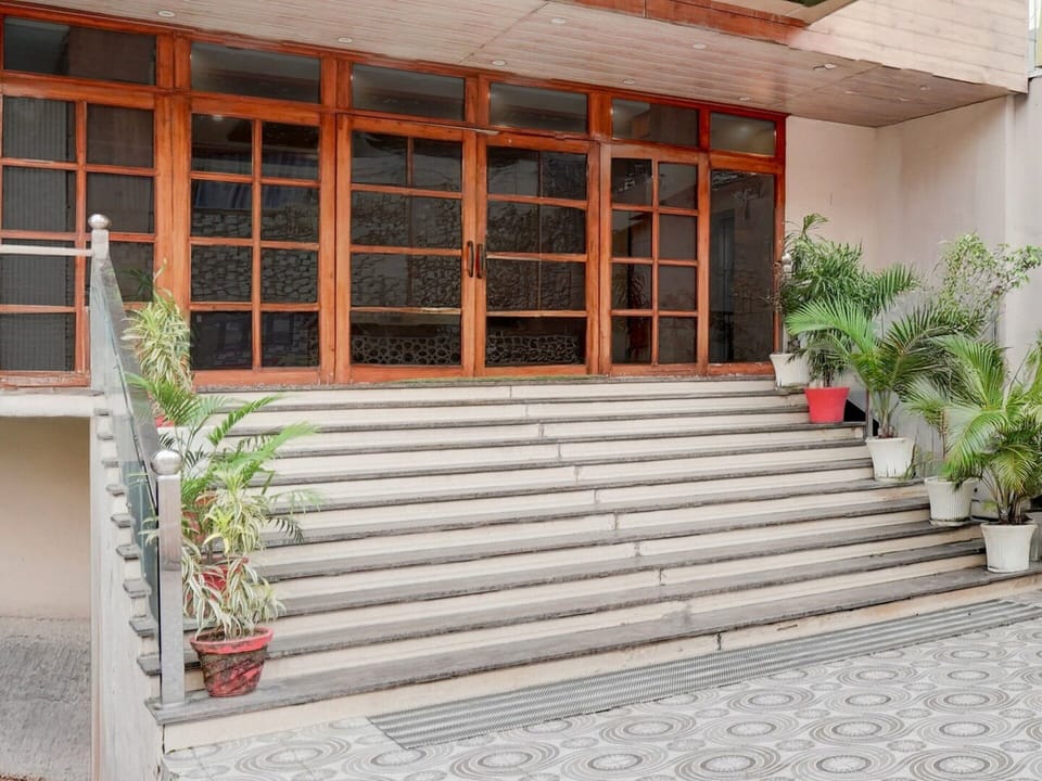 House | Reception