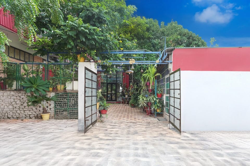 House | Reception