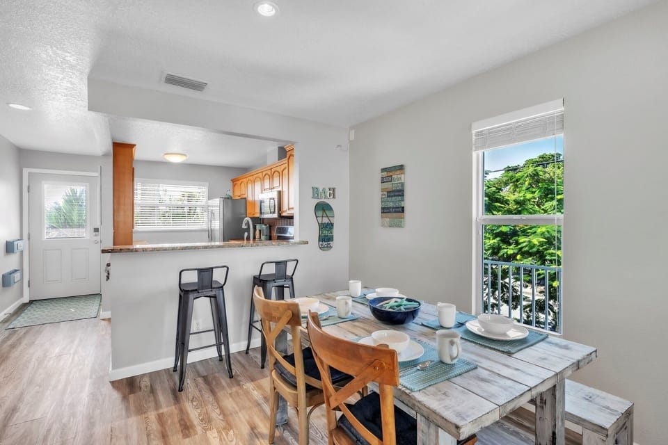 House, 2 Bedrooms | Dining