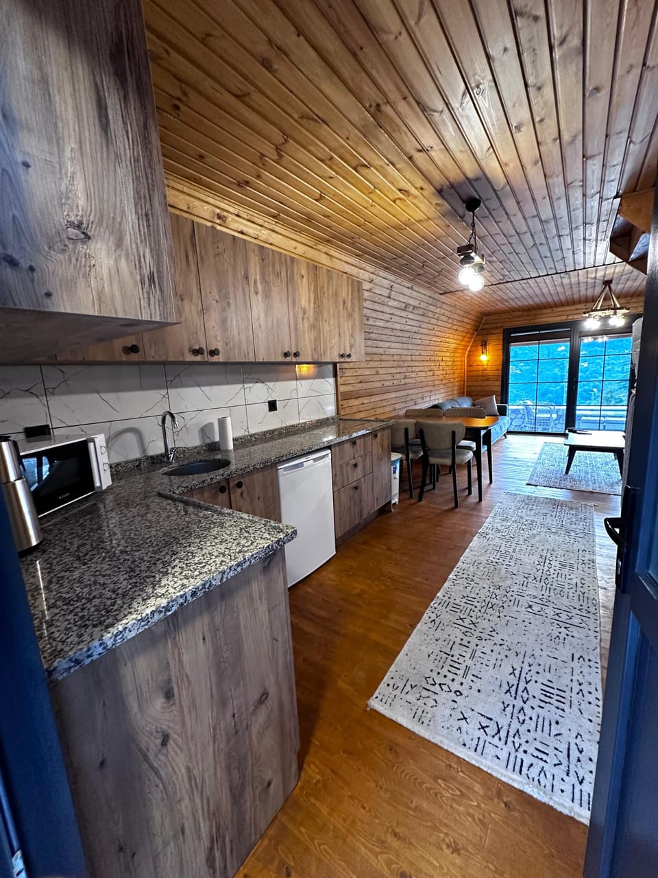 Comfort Bungalow, Microwave, Mountain View | Interior