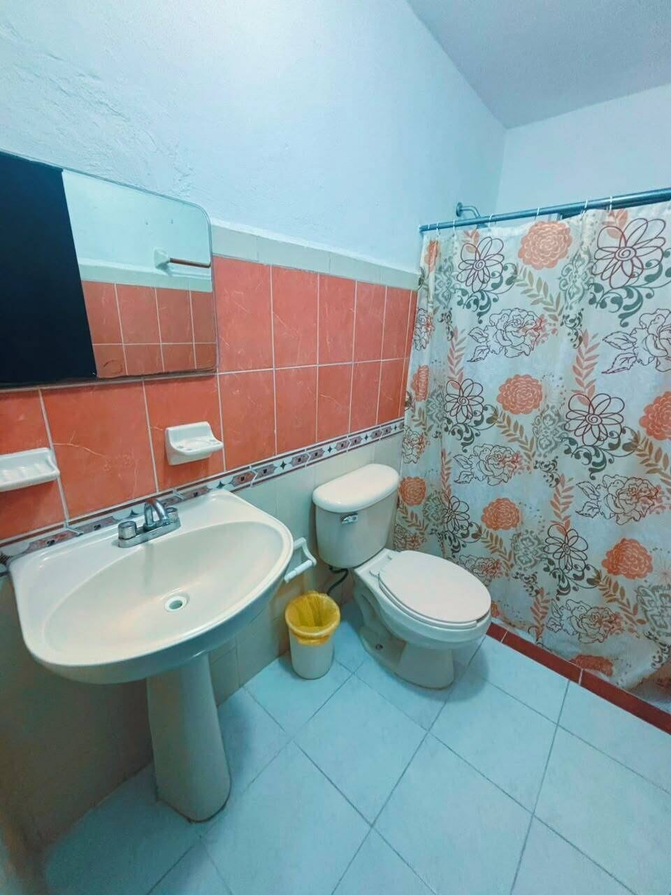 Comfort Twin Room | Bathroom | Shower, rainfall showerhead, towels, soap