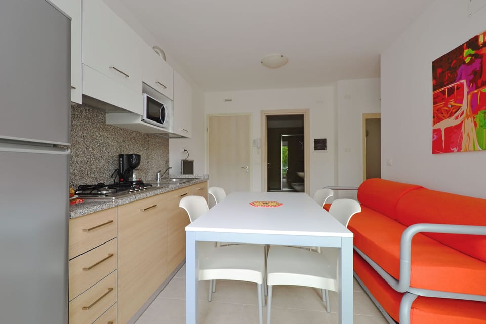 Apartment, 2 Bedrooms, Balcony | Living room