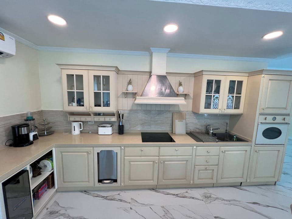 Villa, 5 Bedrooms, Accessible, Smoking | Interior
