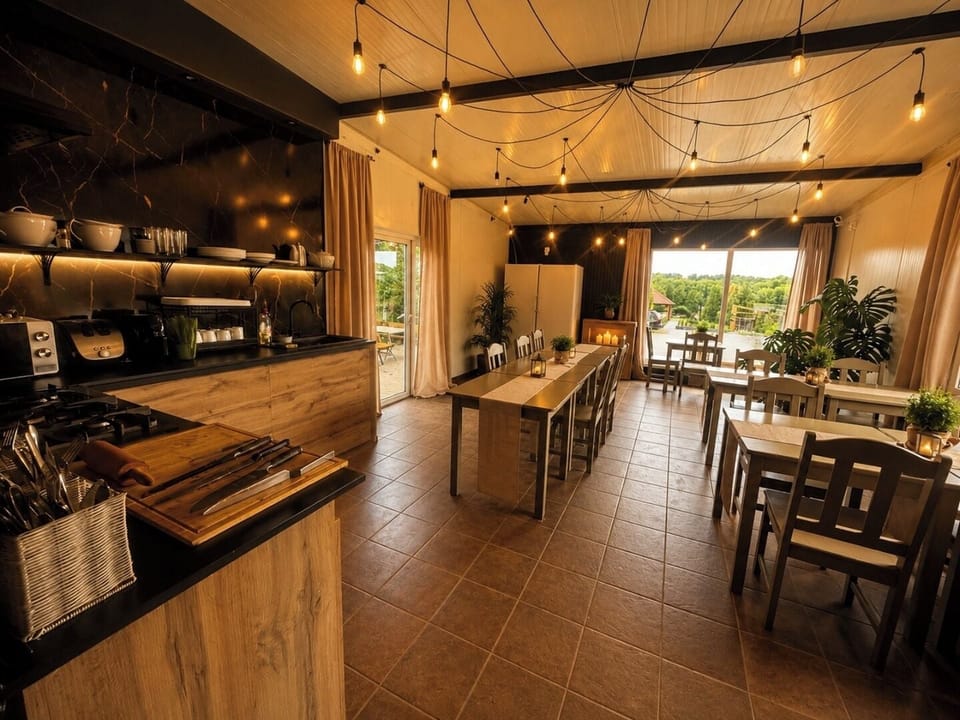 Standard Double or Twin Room, Garden View (TYP D) | Shared kitchen facilities | Full-size fridge, microwave, oven, electric kettle
