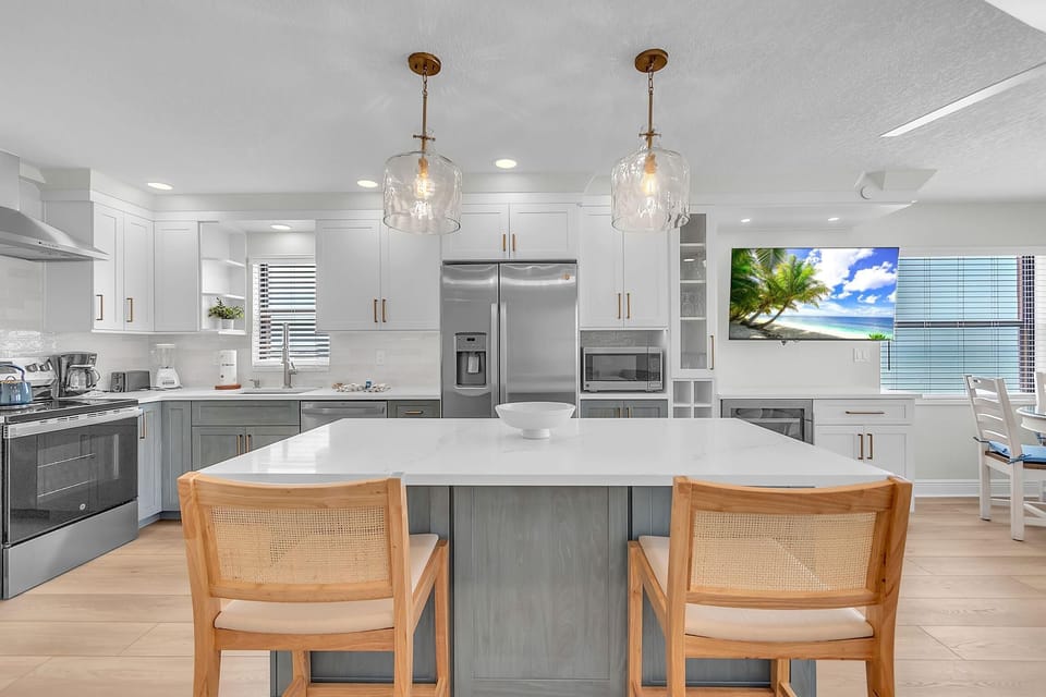 Condo, 1 King Bed (Emerald Isle 501 - Premier) | Private kitchen