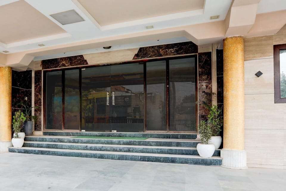 House | Reception