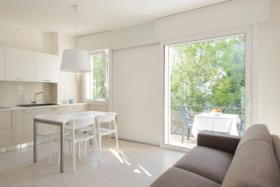 Apartment, 2 Bedrooms, Balcony, City View | Dining room