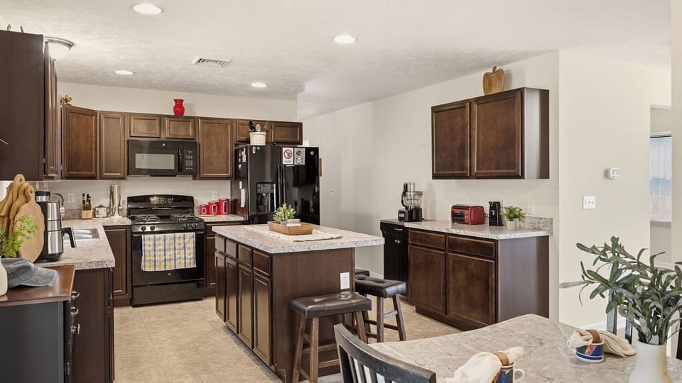 House (4 Bedrooms) | Interior