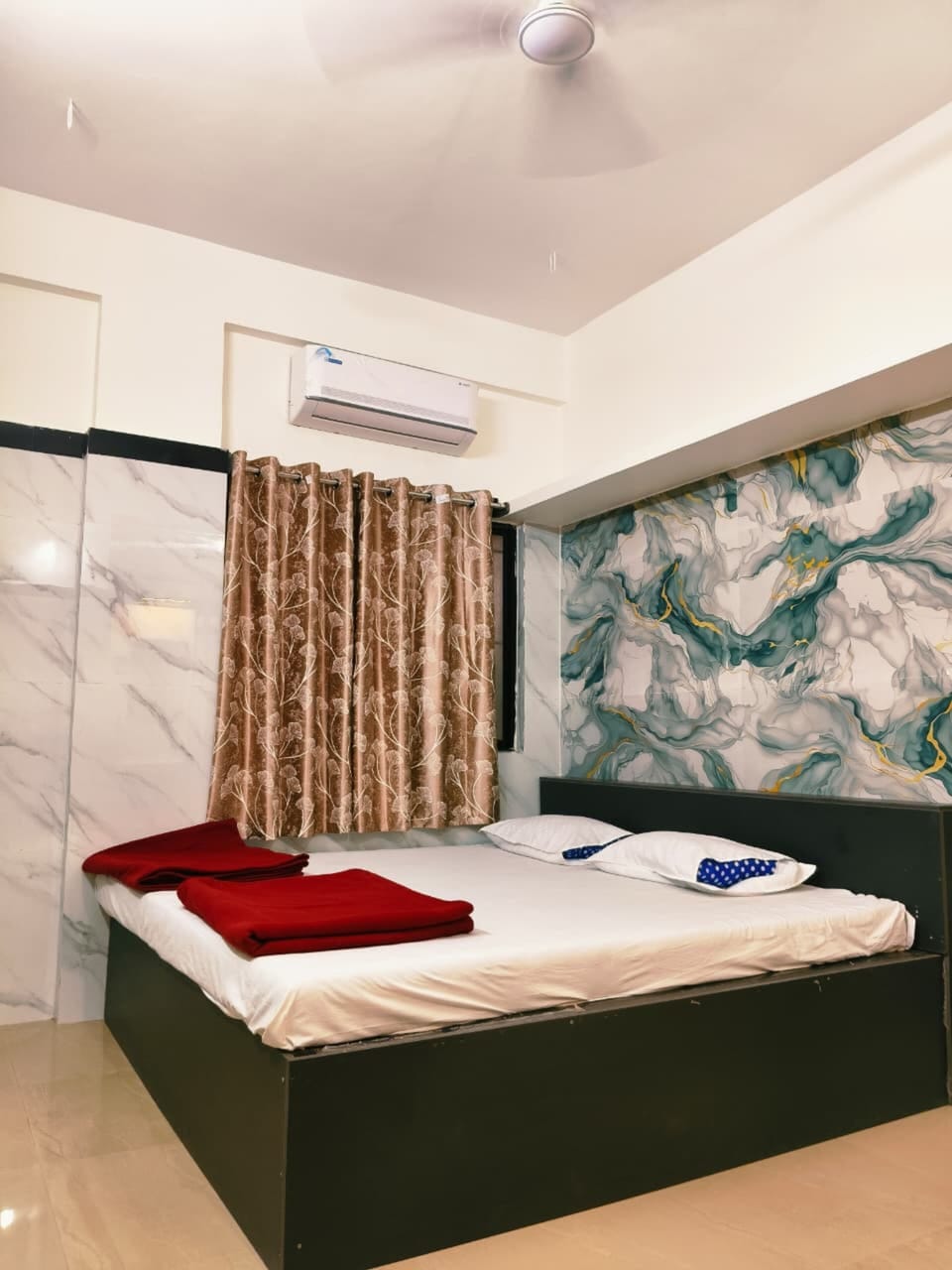 Deluxe Room | Free WiFi, bed sheets