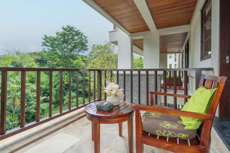 Apartment, 2 Bedrooms, Balcony, Garden View | Property grounds