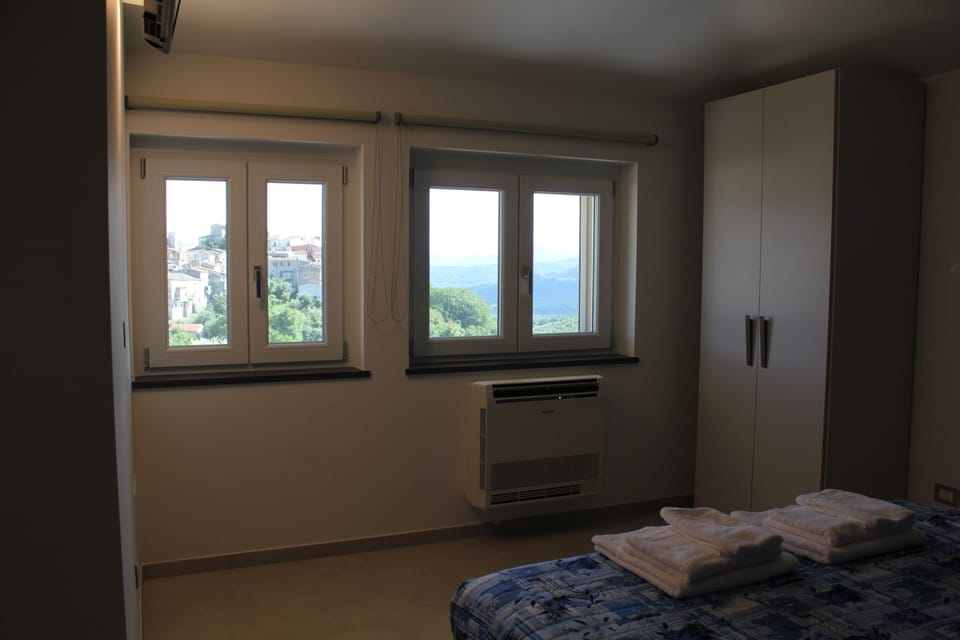 Comfort Double Room, City View (Camera Blu) | WiFi (free), bed sheets