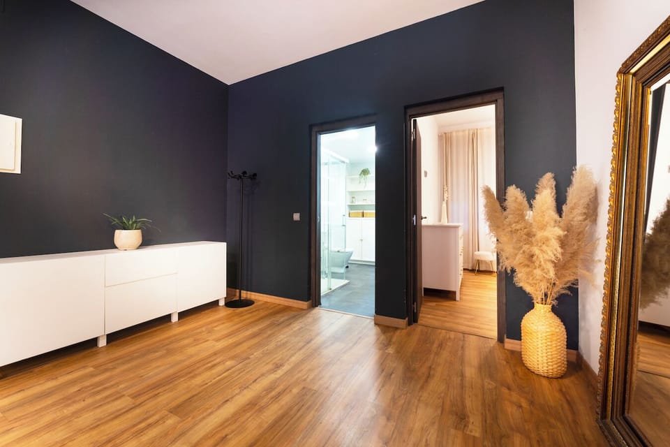 Superior Apartment, City View | Interior