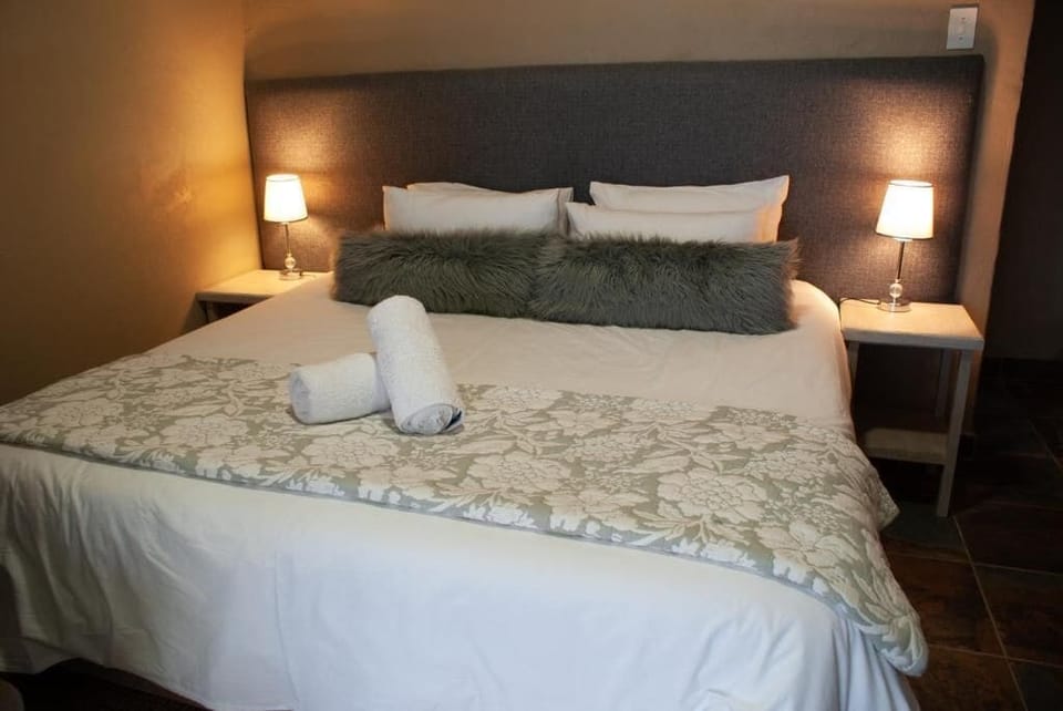 Premium House, Patio, Garden View | In-room safe, iron/ironing board, WiFi (free)