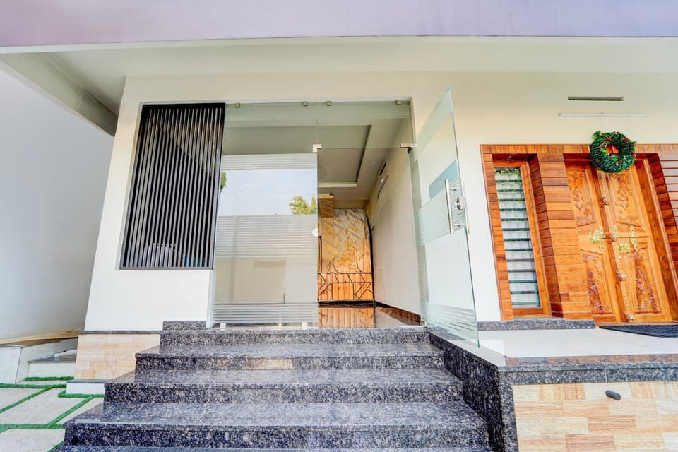 House | Reception