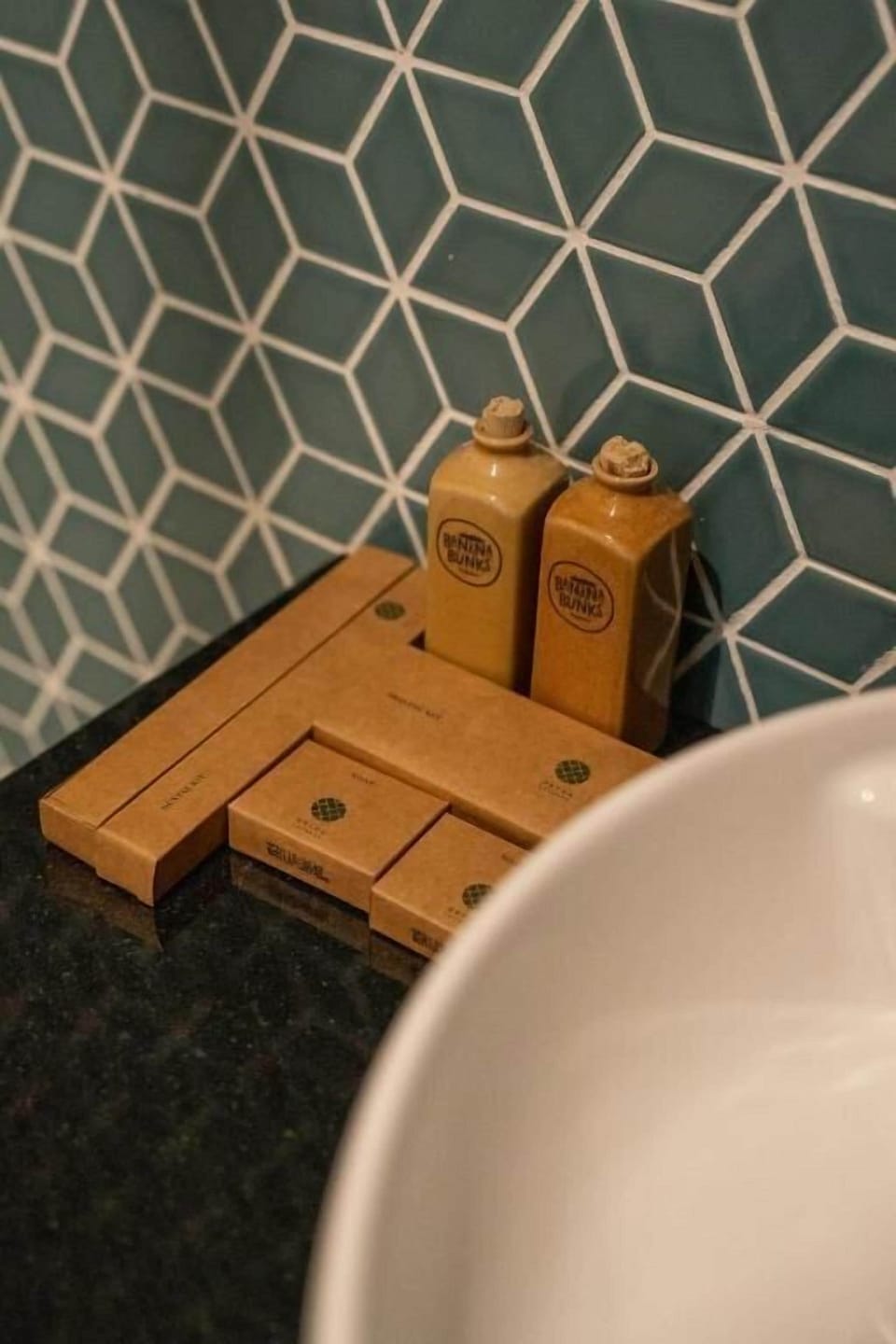 Deluxe Double Room, 1 King Bed, Bathtub, Ocean View | Bathroom amenities | Bidet, towels, soap, shampoo