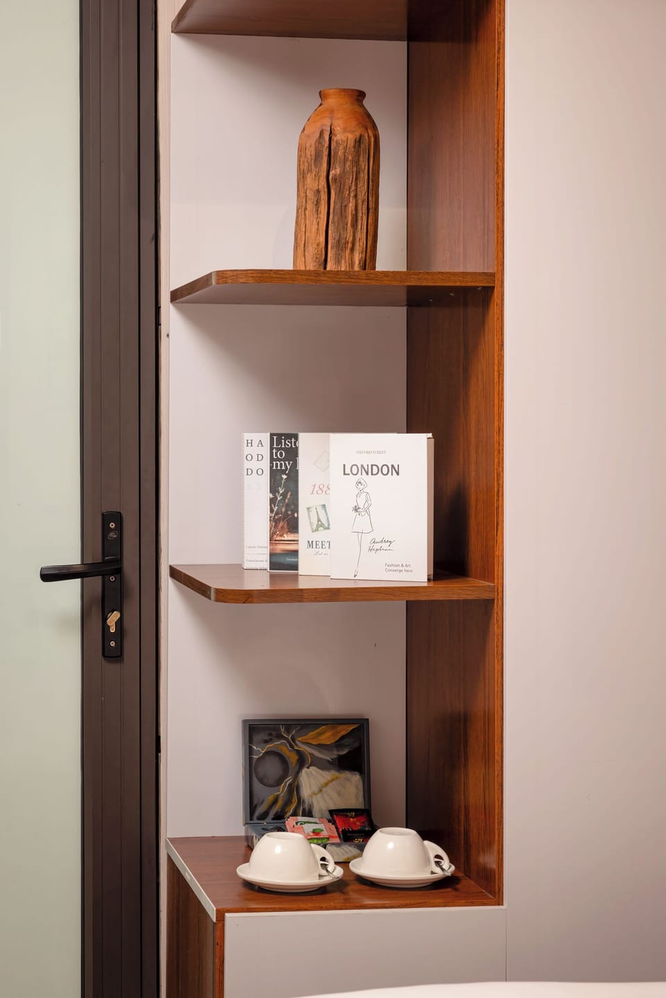 Superior Room, 1 Queen Bed, Non Smoking, Beach View | Hypo-allergenic bedding, down comforters, memory foam beds