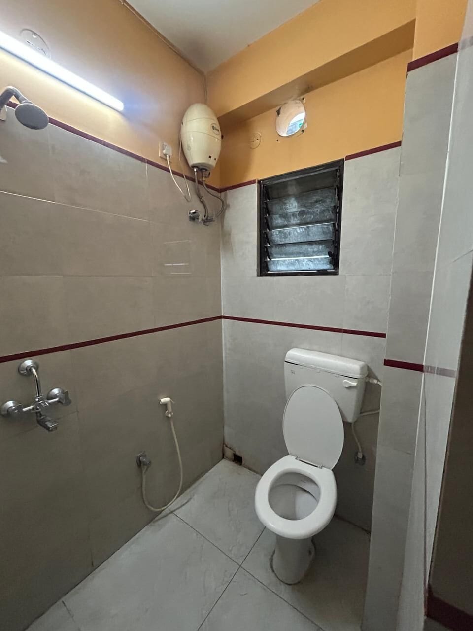 Standard Room | Bathroom | Free toiletries, towels, soap, shampoo