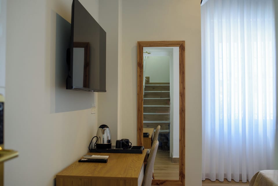 Romantic Double Room, Garden View | Interior