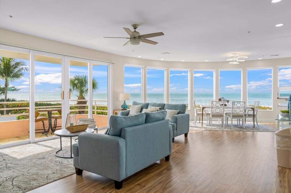Premium Condo, 2 Bedrooms, Balcony, Beach View | Living area