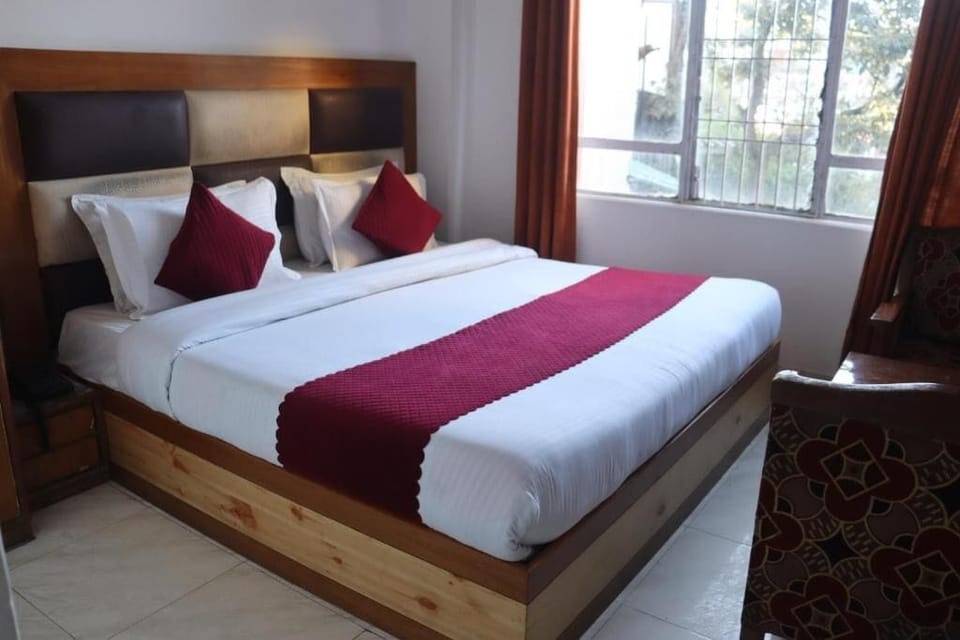 In-room safe, iron/ironing board