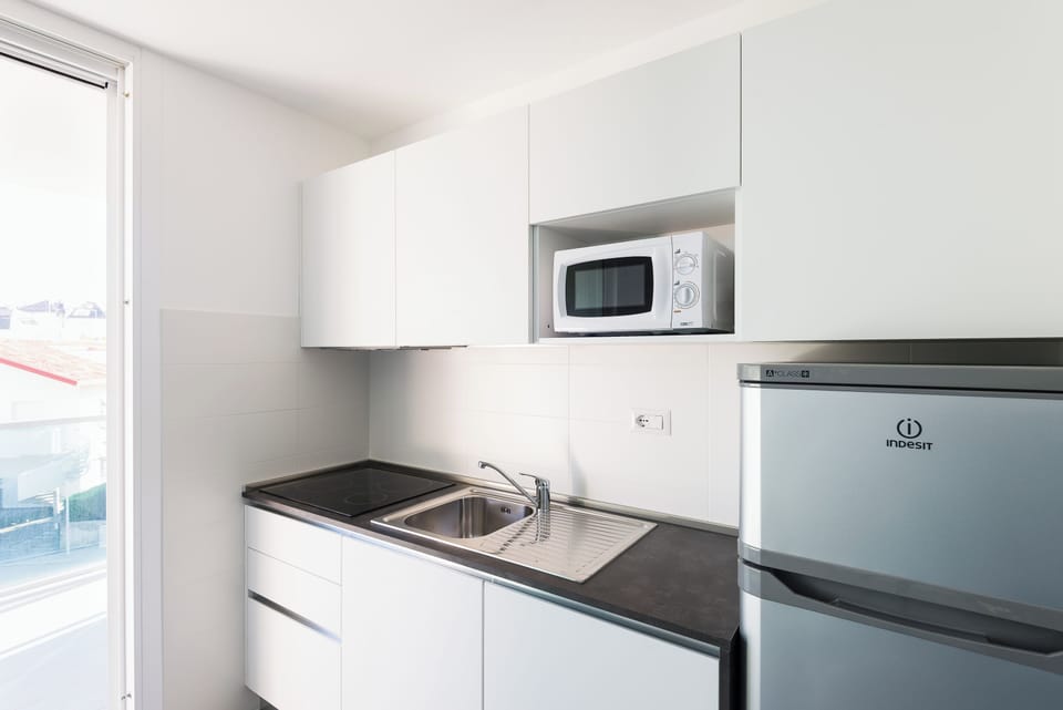 Apartment, 1 Bedroom, Balcony, City View | Interior