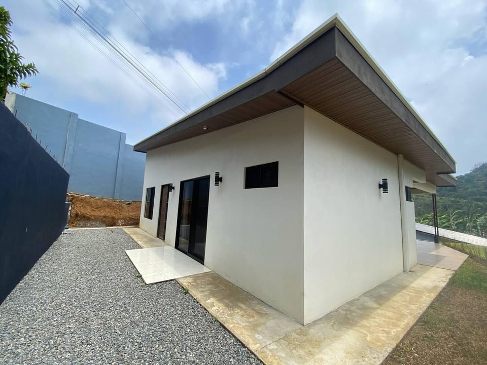 House, 3 Bedrooms, Balcony | Exterior