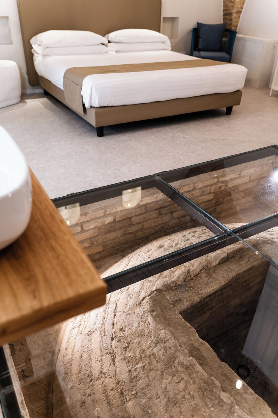 Suite | Iron/ironing board, free WiFi