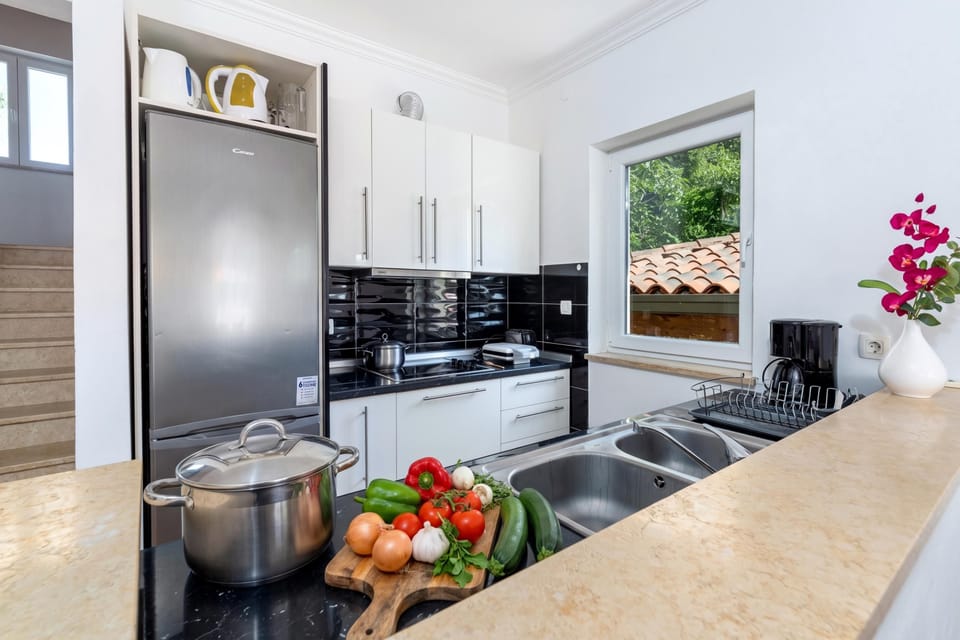 Family House, 4 Bedrooms, Microwave (Villa Ester - Private Pool Escape for) | Private kitchen