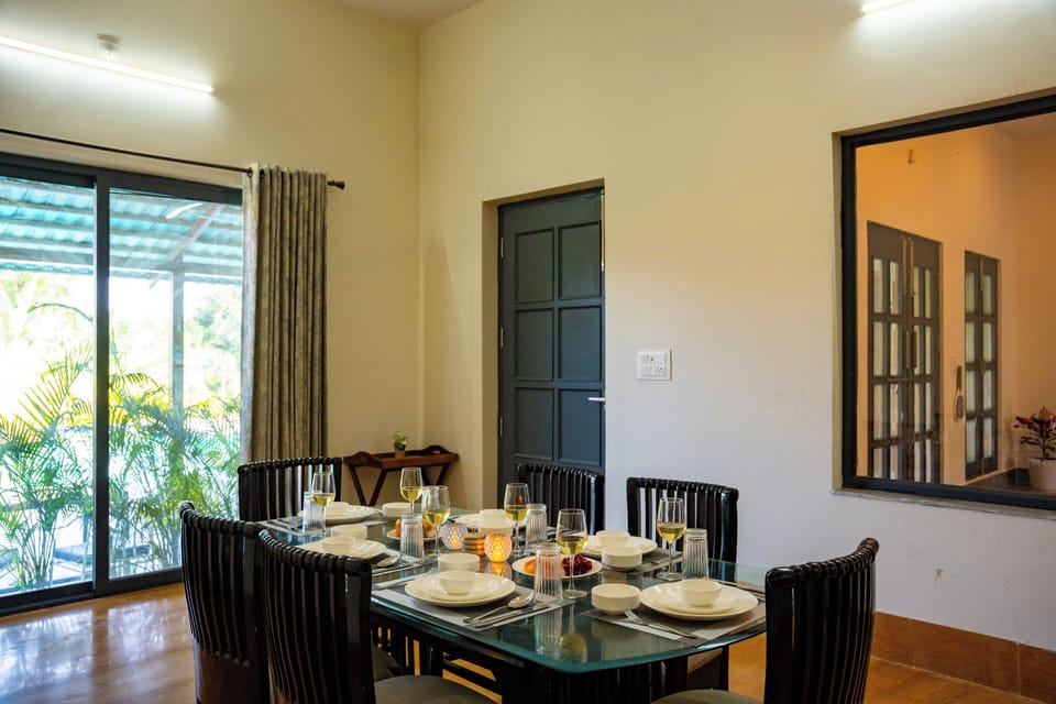 Deluxe Villa | Dining