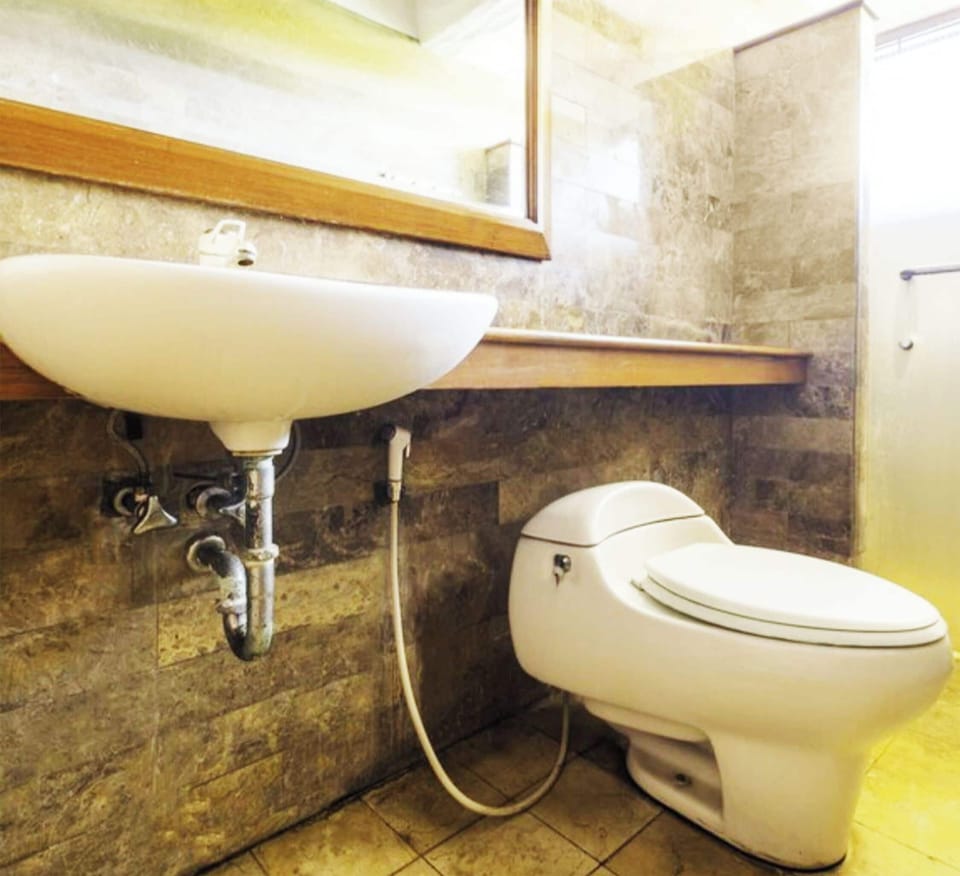 Cottage Syariah GS Rumah Kayu Hotel in Parongpong