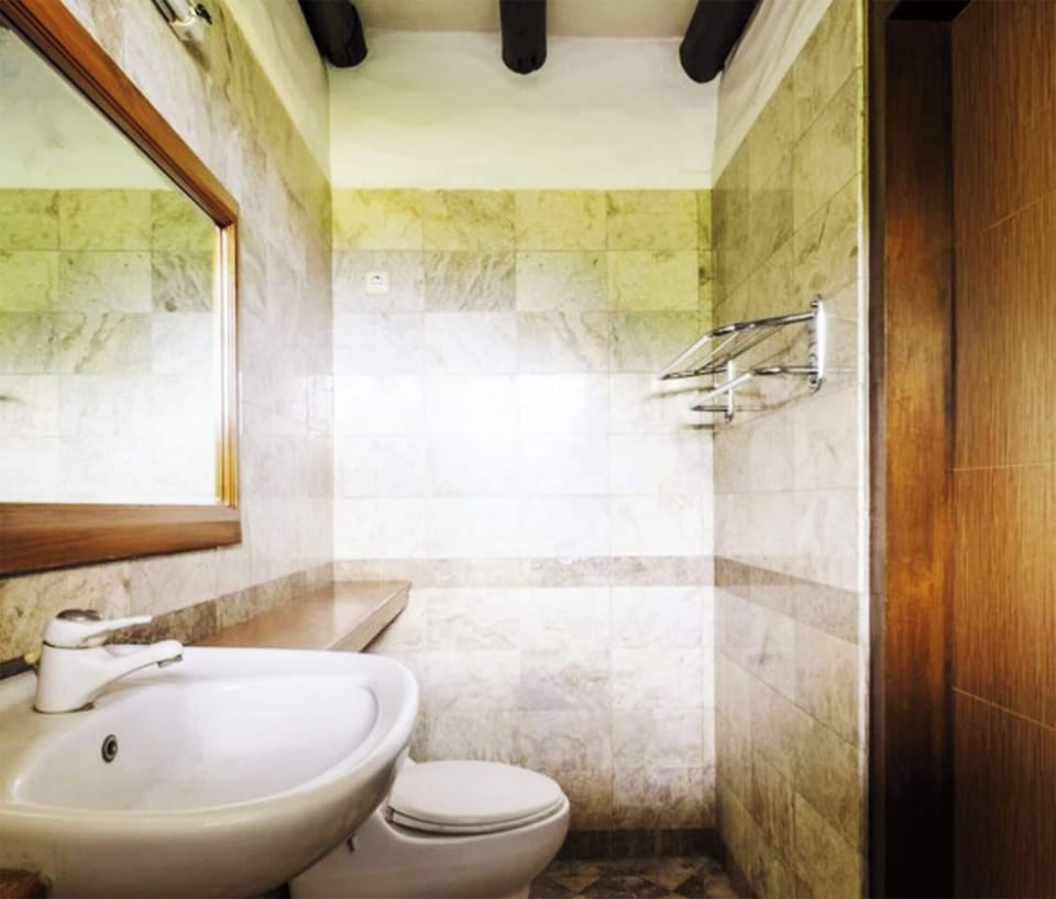 Family Double Room, 1 Bedroom, Courtyard View | Bathroom | Toilet paper