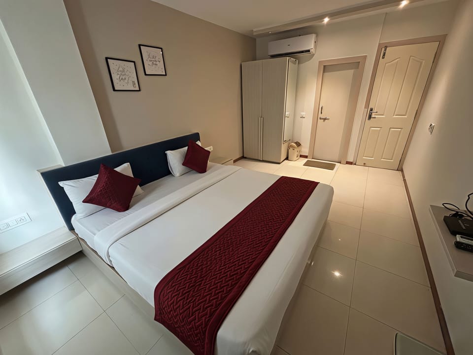 Superior Room | Desk, laptop workspace, WiFi (free)