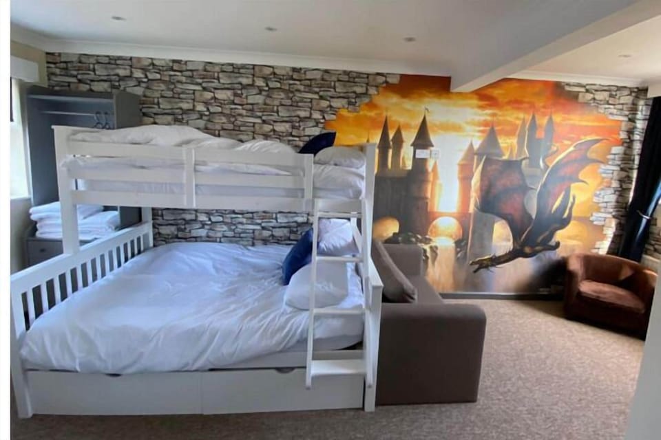 The Dragon Suite | Free WiFi