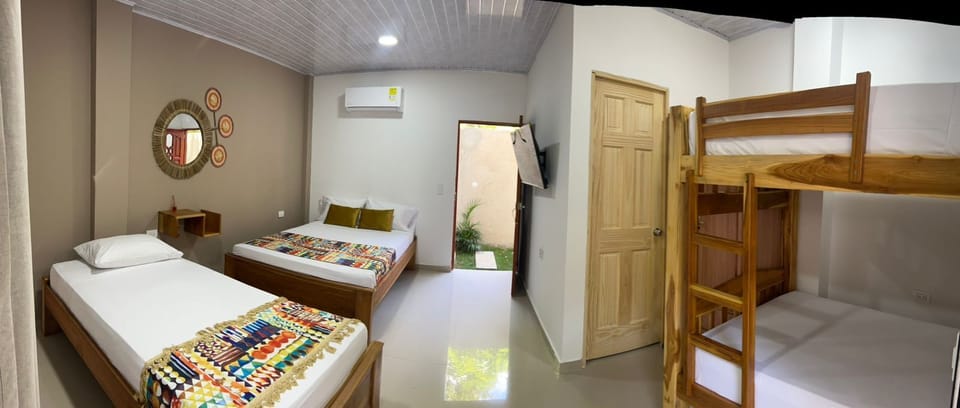 Deluxe Quadruple Room | WiFi (free)