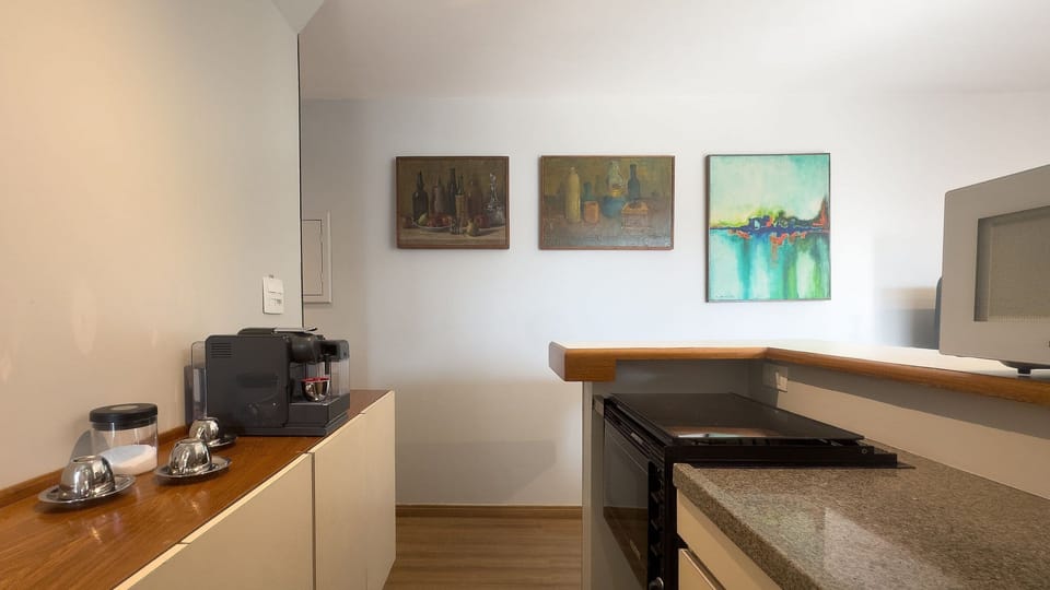 Classic Apartment | Private kitchen | Blender