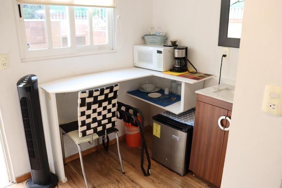 Basic Single Room, Balcony, Garden View | Private kitchen