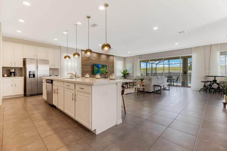 House (Multiple Bedrooms) | Private kitchen | Microwave, oven, stovetop, dishwasher