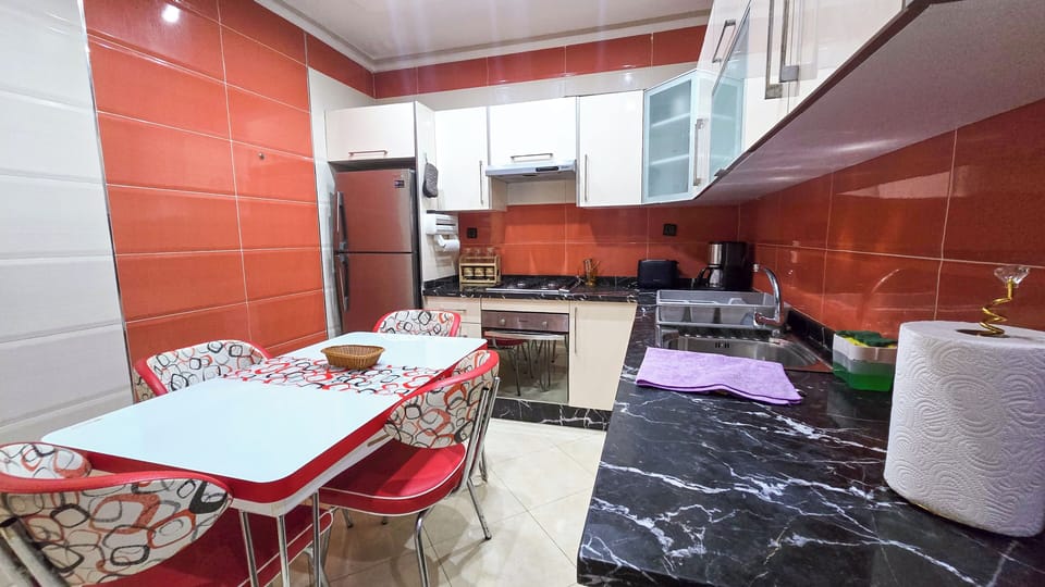 Apartment, 3 Bedrooms, Balcony, City View | Private kitchen | Oven, stovetop, espresso maker, coffee/tea maker