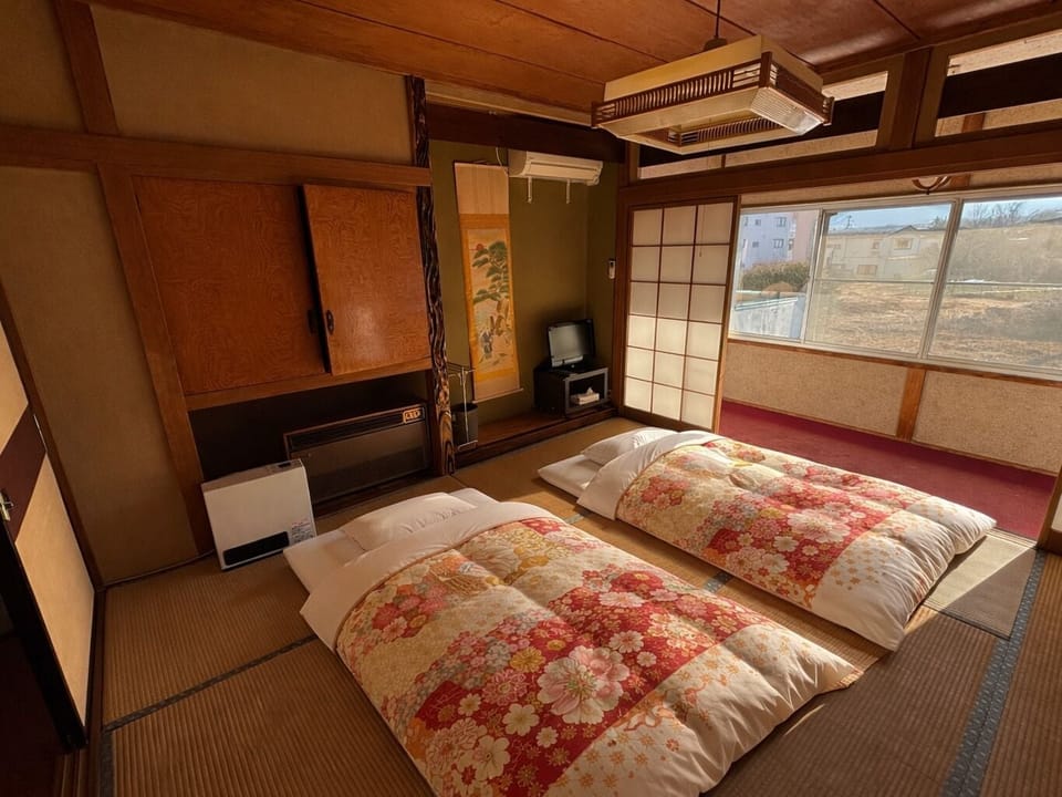 Quadruple Room, Mountain View | Free WiFi, bed sheets