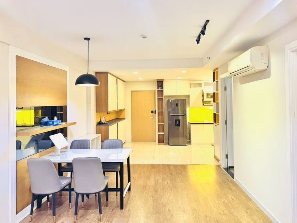 Deluxe Apartment, 2 Bedrooms, Balcony, City View | Dining