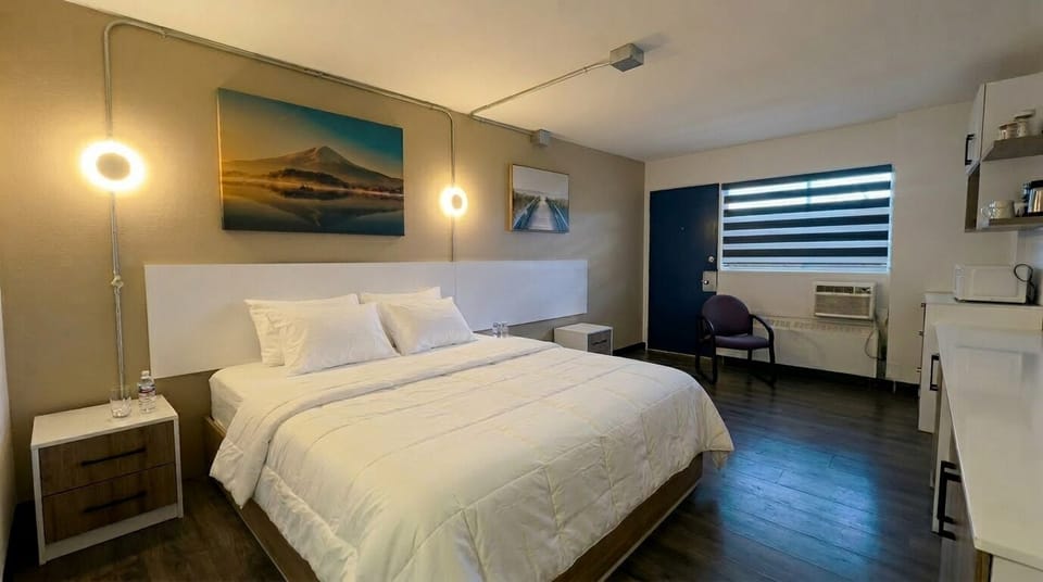 Deluxe Room, Balcony | Iron/ironing board (on request), WiFi (free)