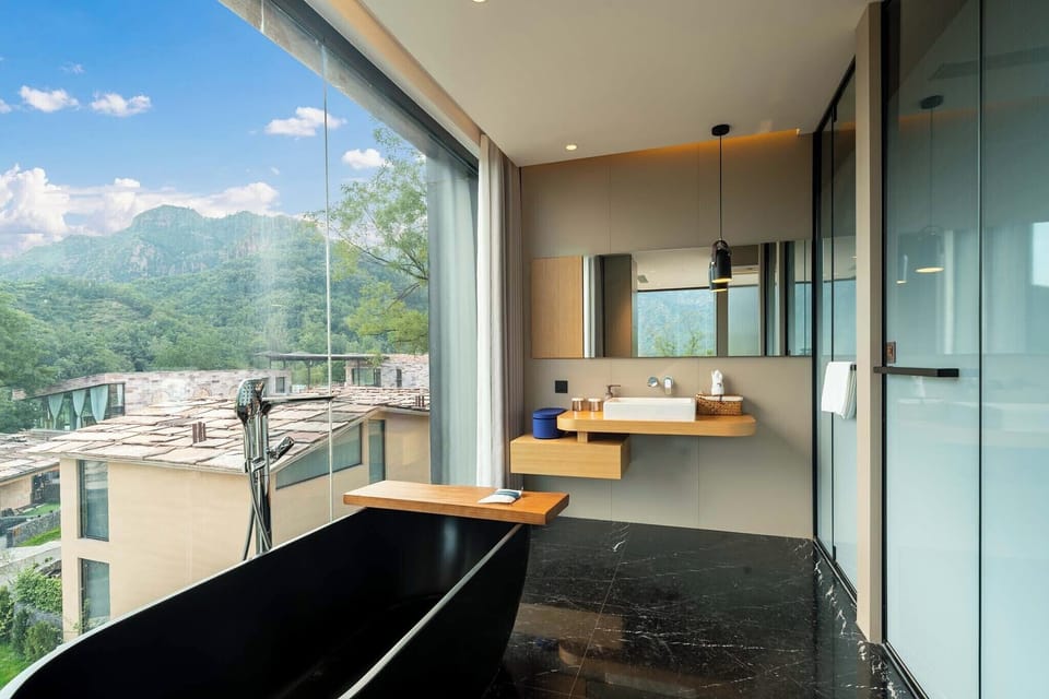 Panoramic Double Room, Hill View | Bathroom | Free toiletries, hair dryer, bathrobes, slippers